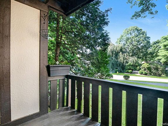 5th image of 21 Foxwood Drive #2