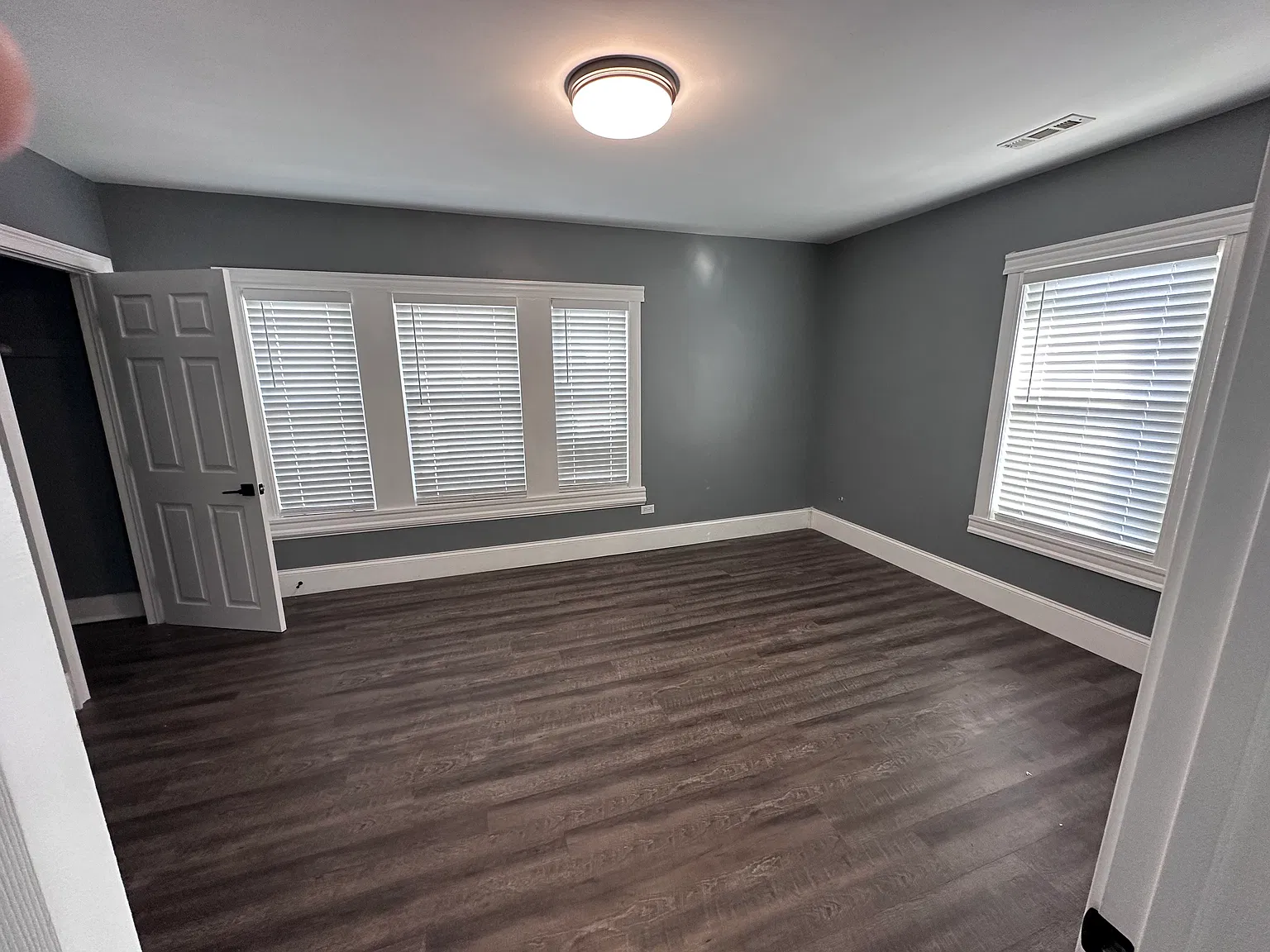 3 bed, $2,400 — Photo 2