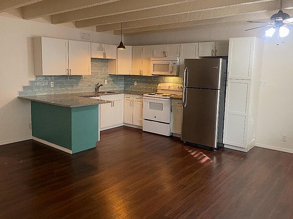 4th image of 1100 Alvarado Dr SE APT 303