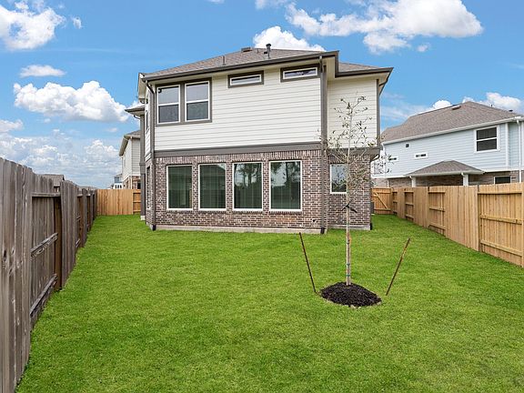 3rd image of 15866 Invergelder Dr