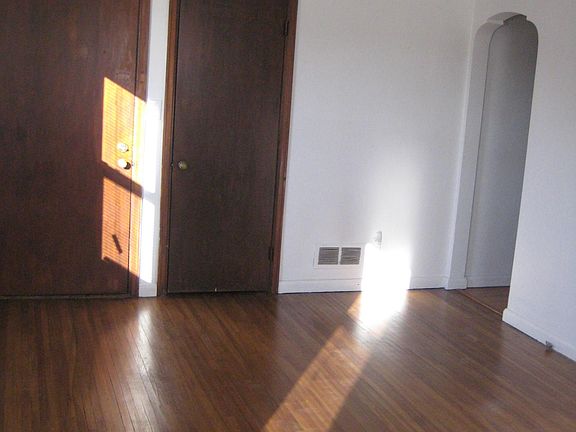 4th image of 3120 Haughton Dr