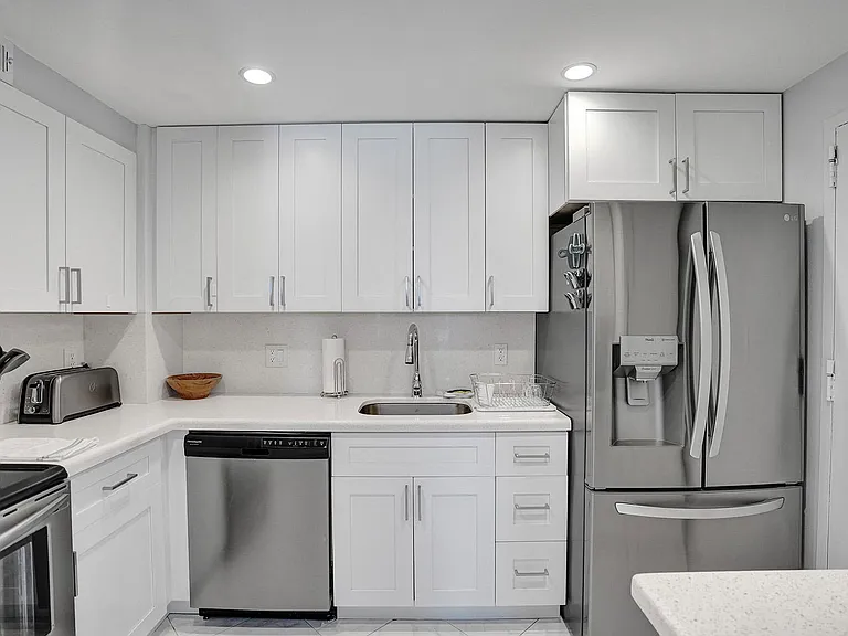 401 Golden Isles Dr #705 — Photo 15