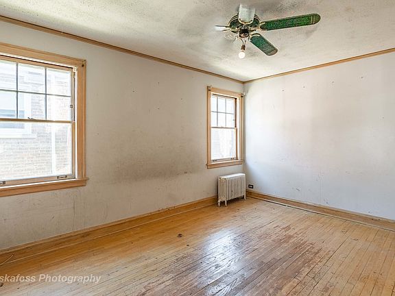 5th image of 8358 S Hermitage Ave