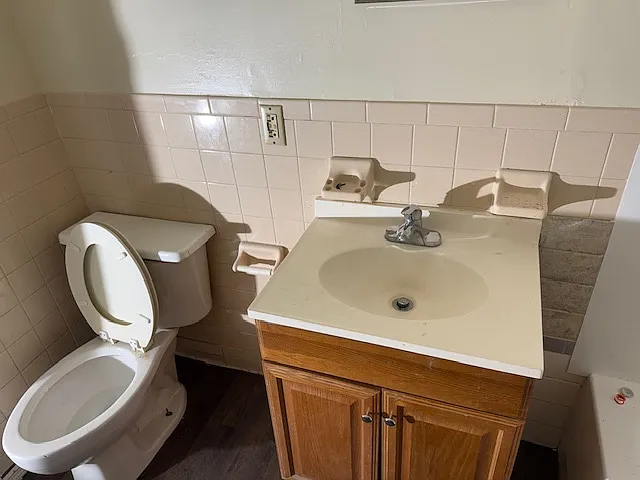 114 S Ferry St #3 — Photo 24
