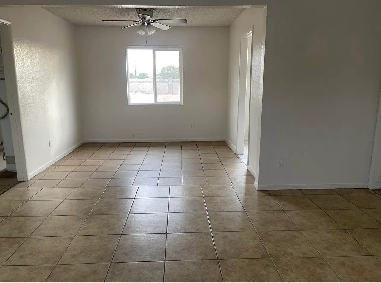 4 bed, 1200 sqft, $2,100 — Photo 3