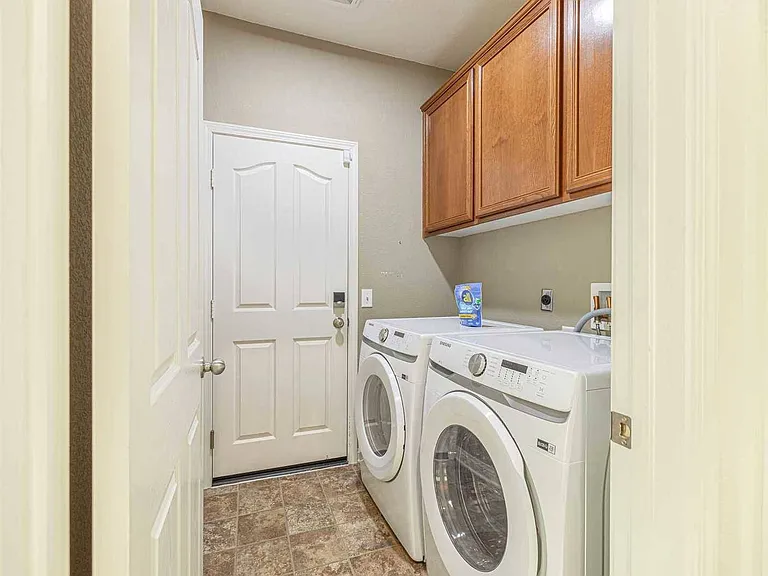 37058 Alton Dr — Photo 22
