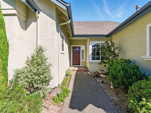 3rd image of 1055 Elsbree Lane