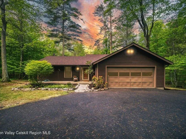 180 W W Hurley Road, Woodstock, NY 12498