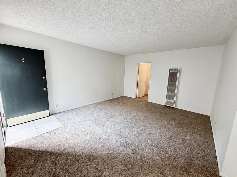 85 N Holliston Ave — Photo 12