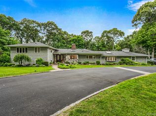 19 Tappentown Lane, Brookville, NY 11545