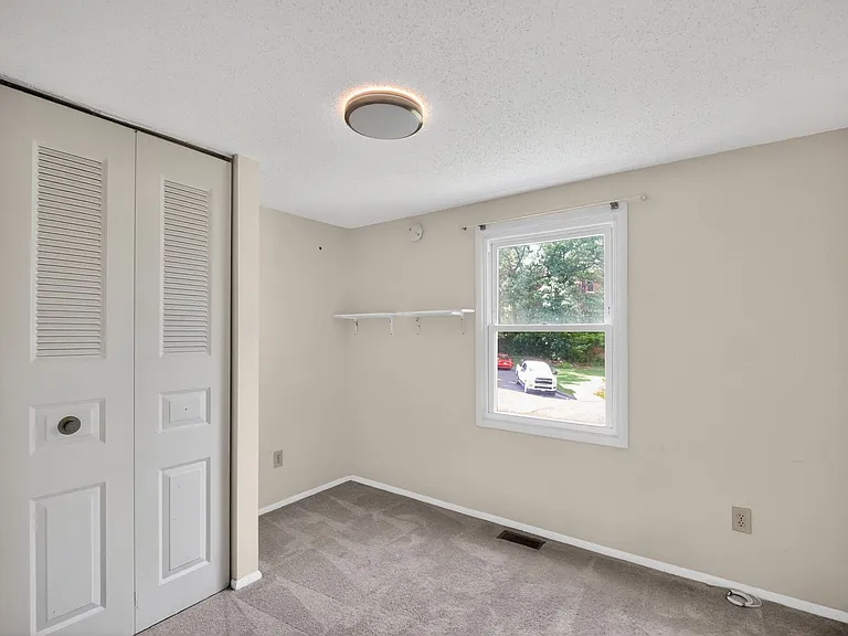 3388 Chelsea Dr — Photo 11