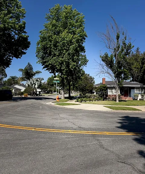 401 W Jonquil Rd — Photo 2