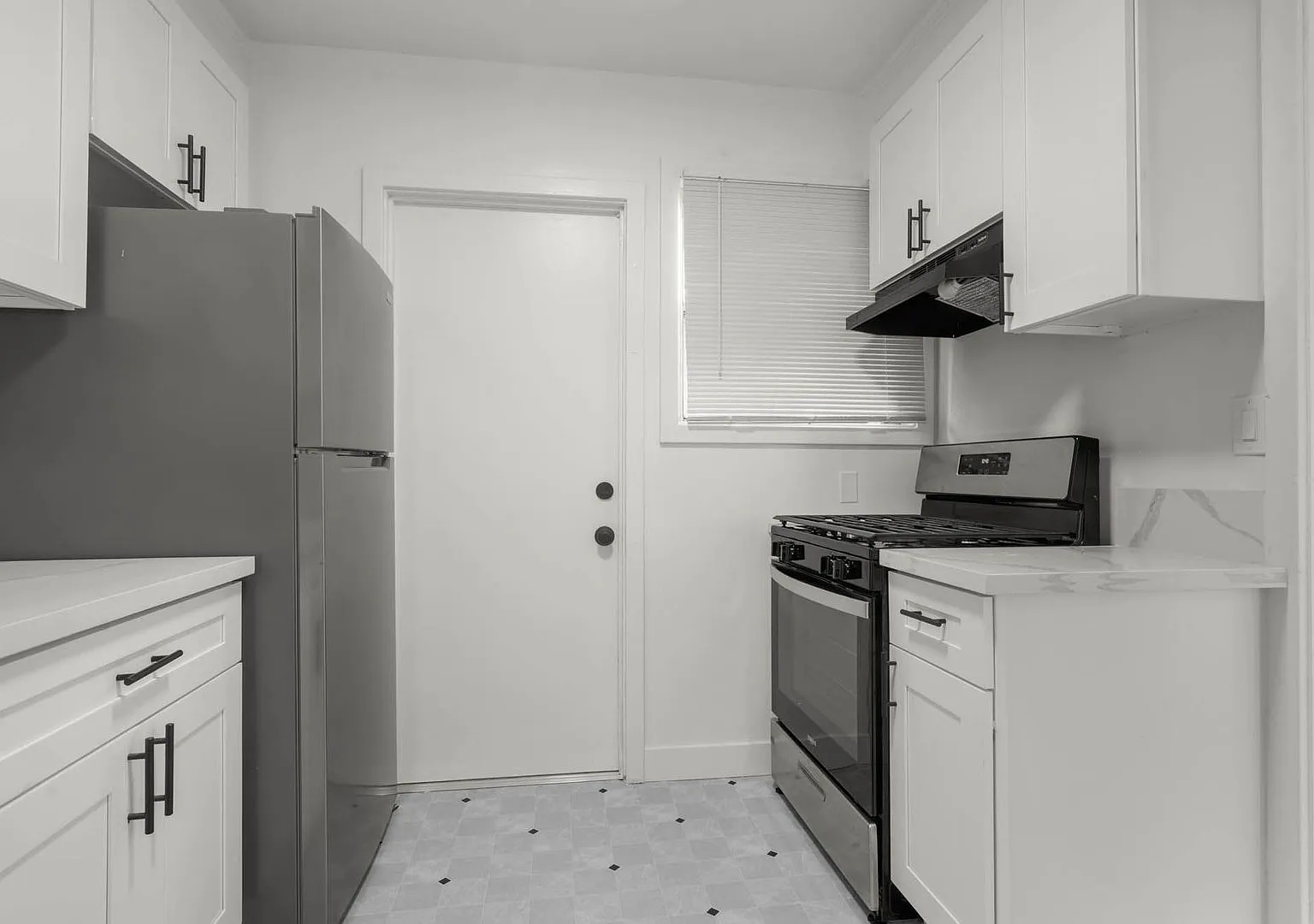 3335 W. Stocker Street — Photo 2
