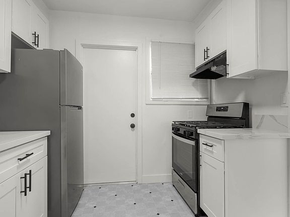 2nd image of 3335 Stocker St #3339-01