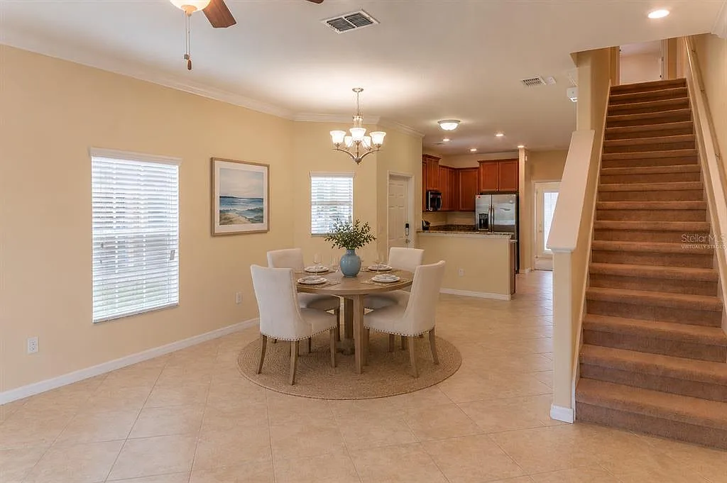 4 bed, 3.0 bath, 1612 sqft, $2,185 — Photo 4