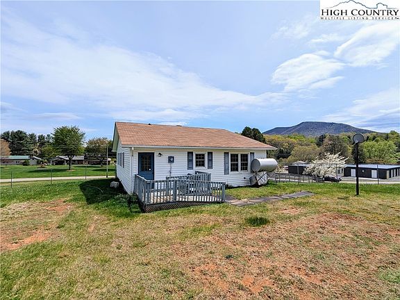 2nd image of 1175 Old Hwy 16 Highway