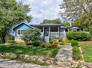 314 Lake Forest Dr, Bonner Springs, KS 66012