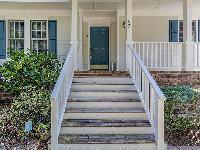 103 Unaka Ct — Photo 8