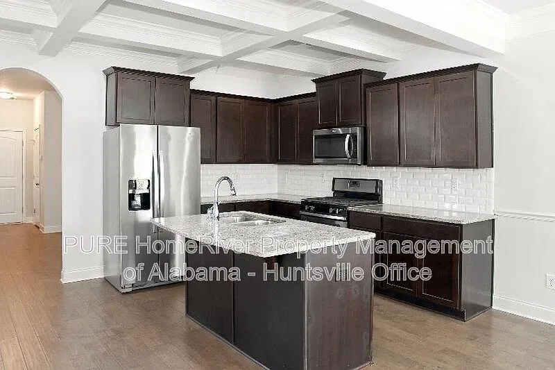 4 bed, 4.0 bath, 2035 sqft, $1,950 — Photo 4
