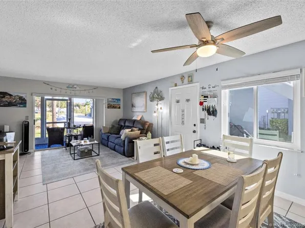 142 SE Village Dr, Port Saint Lucie, FL 34952