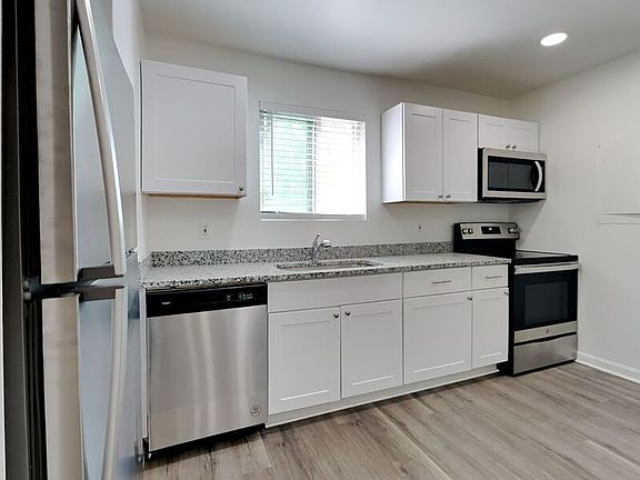 4th image of 1826 Lebanon Pike APT 1