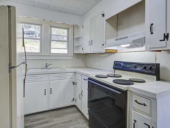 4th image of 522 Fairview Ave