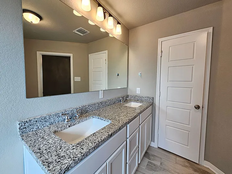 910 James Parker Cir — Photo 10