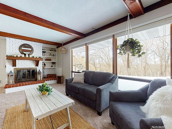 4th image of 1569 Conestoga Trl NE