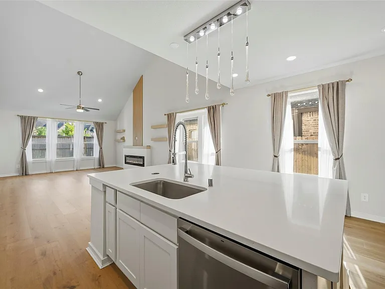 29821 Ellwood Ln — Photo 12