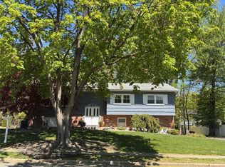 19 Collingswood Rd, New City, NY 10956