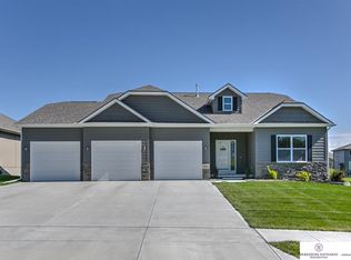 20804 Boyd St, Elkhorn, NE 68022