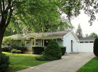 N84W18100 Imperial Ct, Menomonee Falls, WI 53051