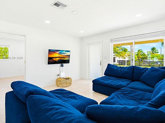 4th image of 30361 Hardin Rd