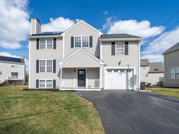 24 Meadowood Rd, North Andover, MA 01845