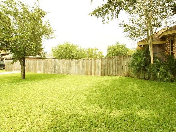 3rd image of 1608 N San Antonio St