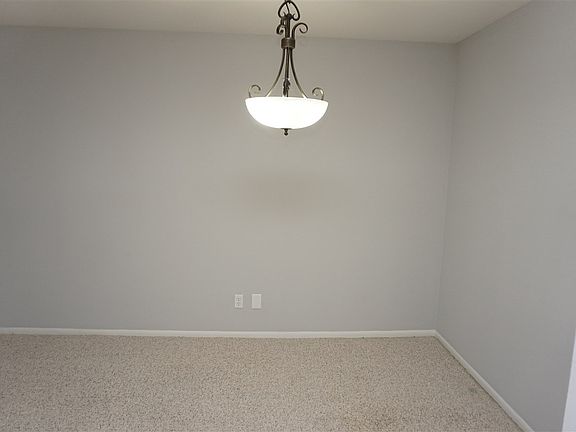 4th image of 2929 Sunnyside Dr APT D369