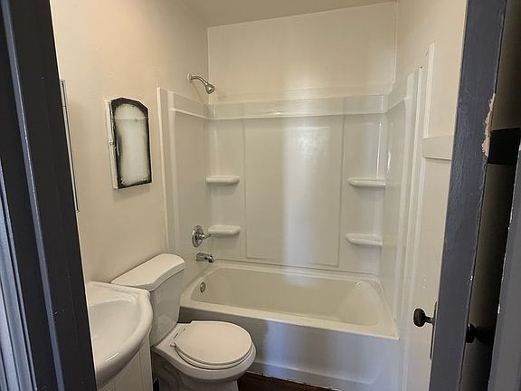 5th image of 2115 Avenue F