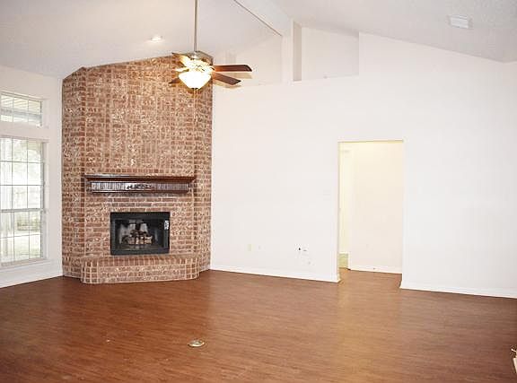 2nd image of 6852 Greenleaf Dr
