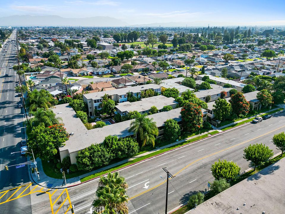 1st image of 10235 Somerset Blvd #11