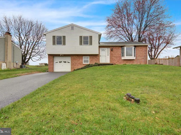 1442 Esther Dr, Lebanon, PA 17042