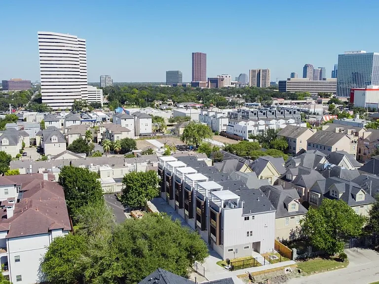 5634 Dolores St — Photo 38