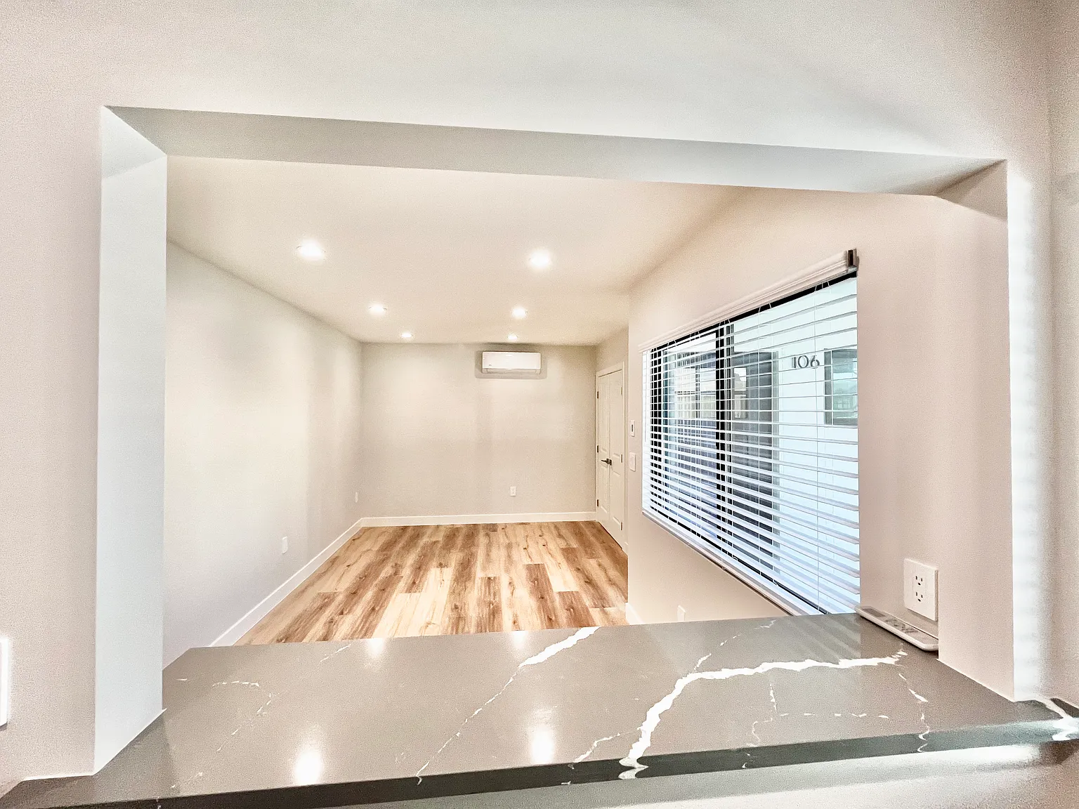 Studio, 425 sqft, $1,900 — Photo 4