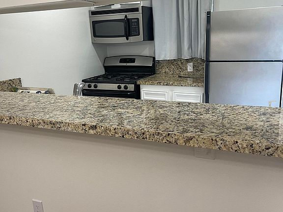 3rd image of 11574 Ohio Ave APT 102