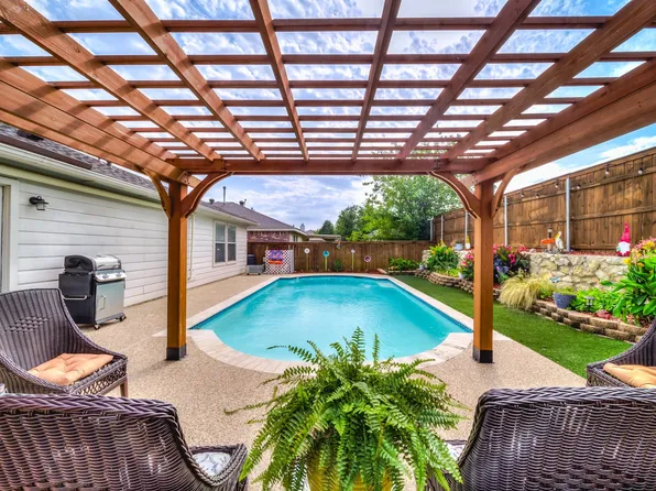 1004 Silver Spur Ln, Fort Worth, TX 76179