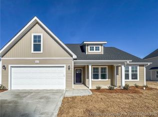 2212 Roadster Pony Ln, Hope Mills, NC 28348