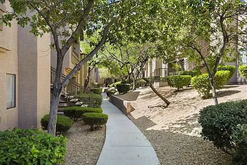 8250 N Grand Canyon Dr Photo 1