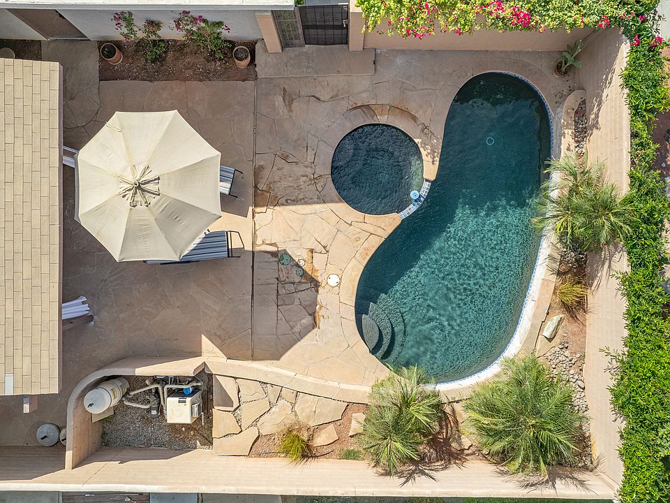 1st image of 51170 Avenida Herrera