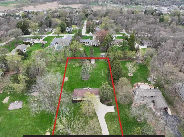 19150 Lothmoor DRIVE #Lower, Brookfield, WI 53045