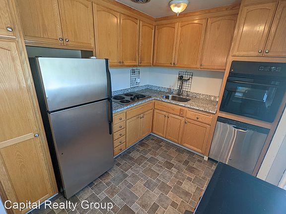 3rd image of 2022 Trousdale Dr #11