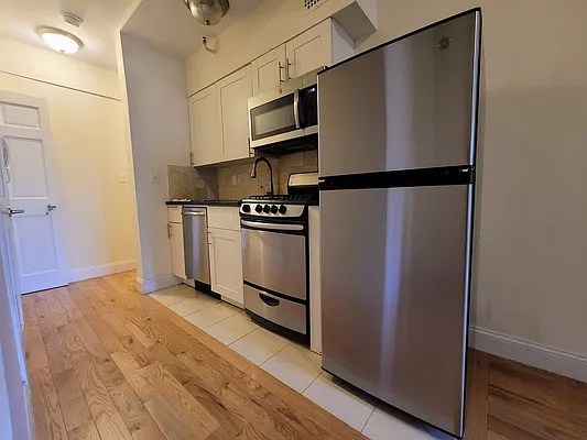 Rented by Gold & Appel Realty Corp | media 9